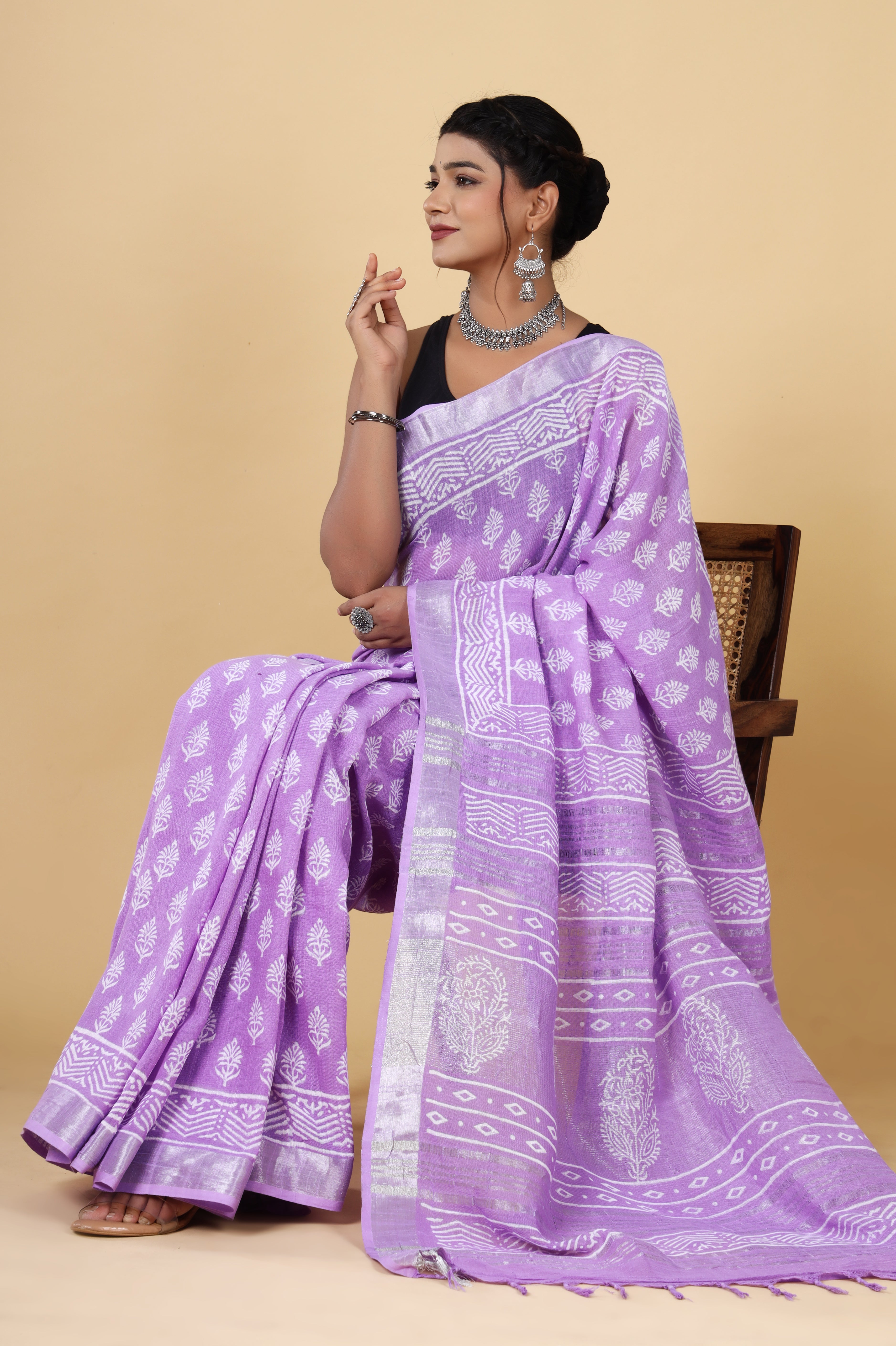 Royal Orchid Linen: Hand Block Booti Dyed Saree in Purple Magneta