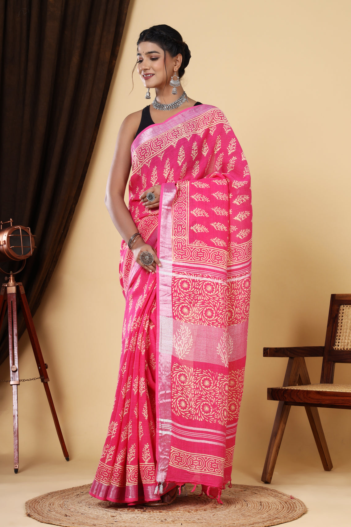 Rosy Blooms: Handcrafted Linen Saree in Pinkish Red with Booti Dyed Discharge Prints