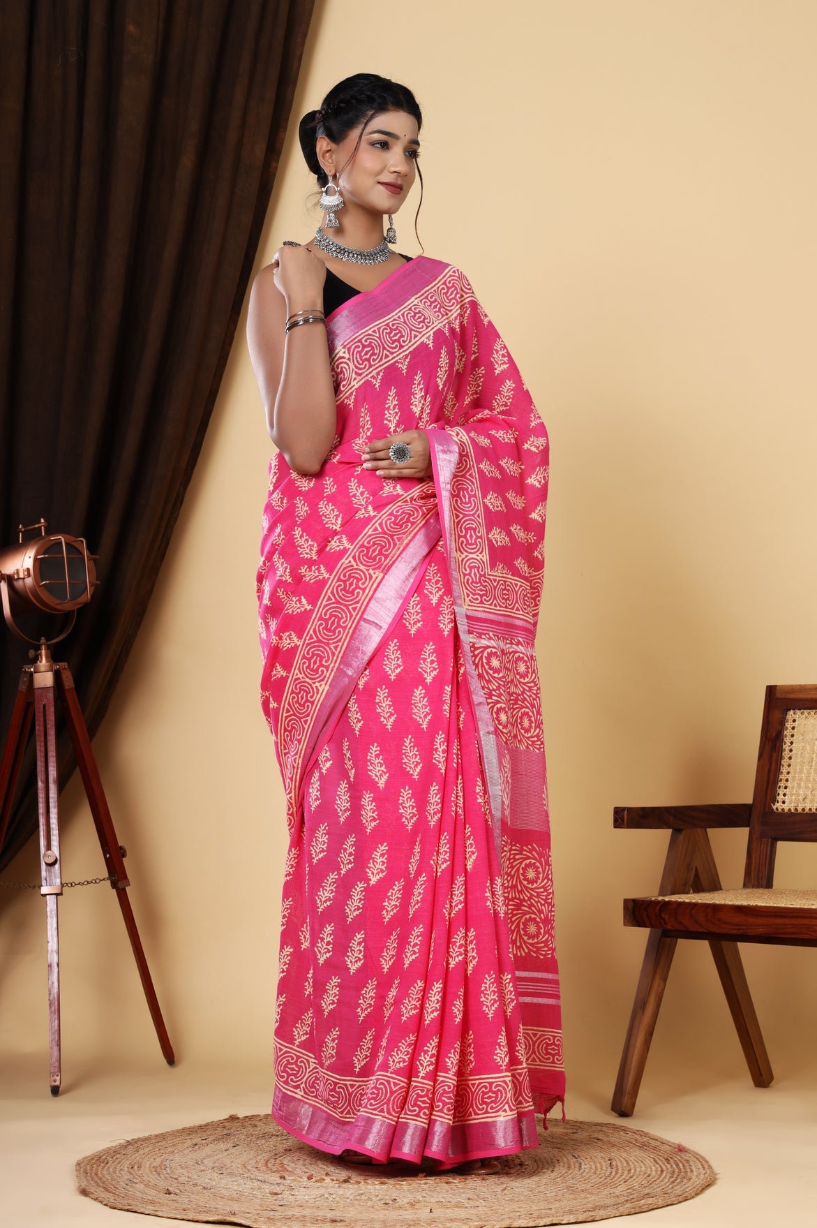 Rosy Blooms: Handcrafted Linen Saree in Pinkish Red with Booti Dyed Discharge Prints