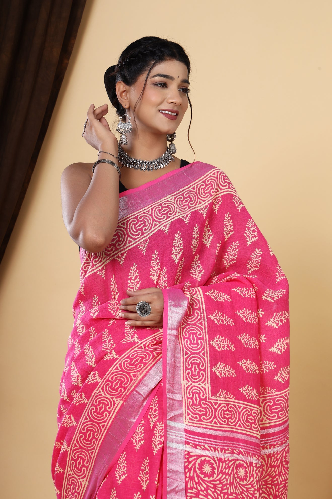 Rosy Blooms: Handcrafted Linen Saree in Pinkish Red with Booti Dyed Discharge Prints