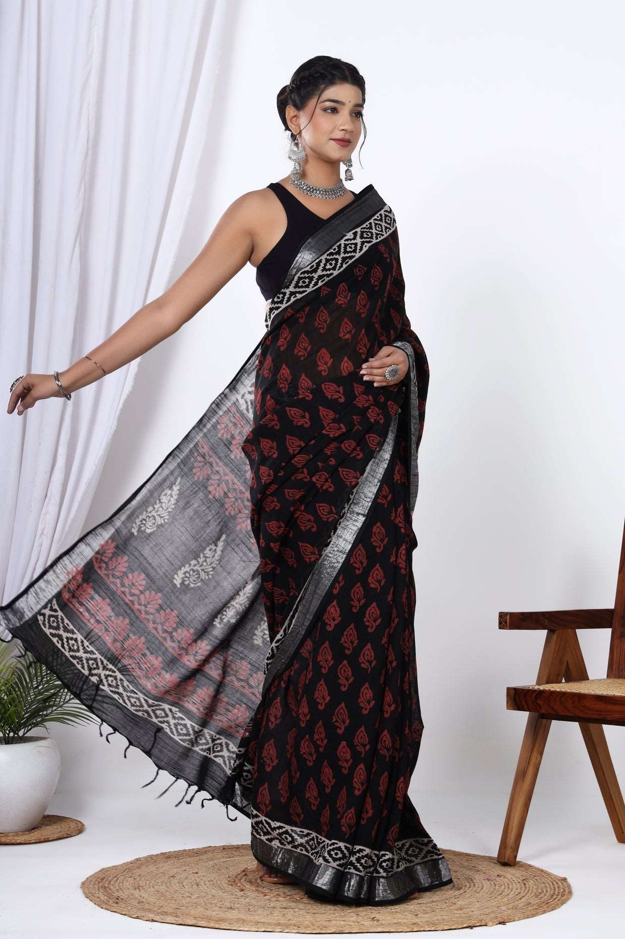 Jaipuri Elegance: Linen Hand Block Saree in Monochrome