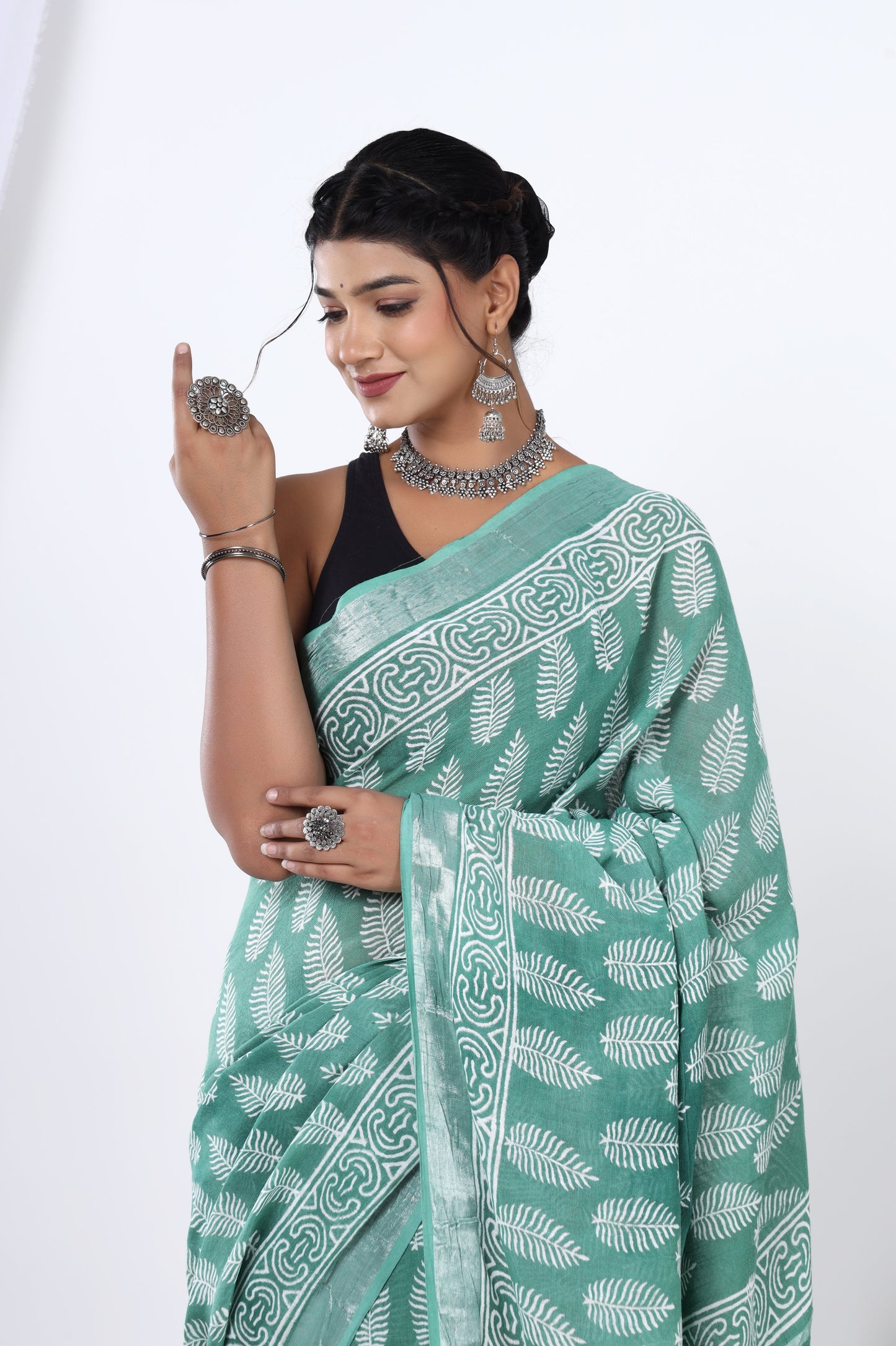 Linen Serenity: Hand Block Jaipuri Cyan Boota Printed Saree