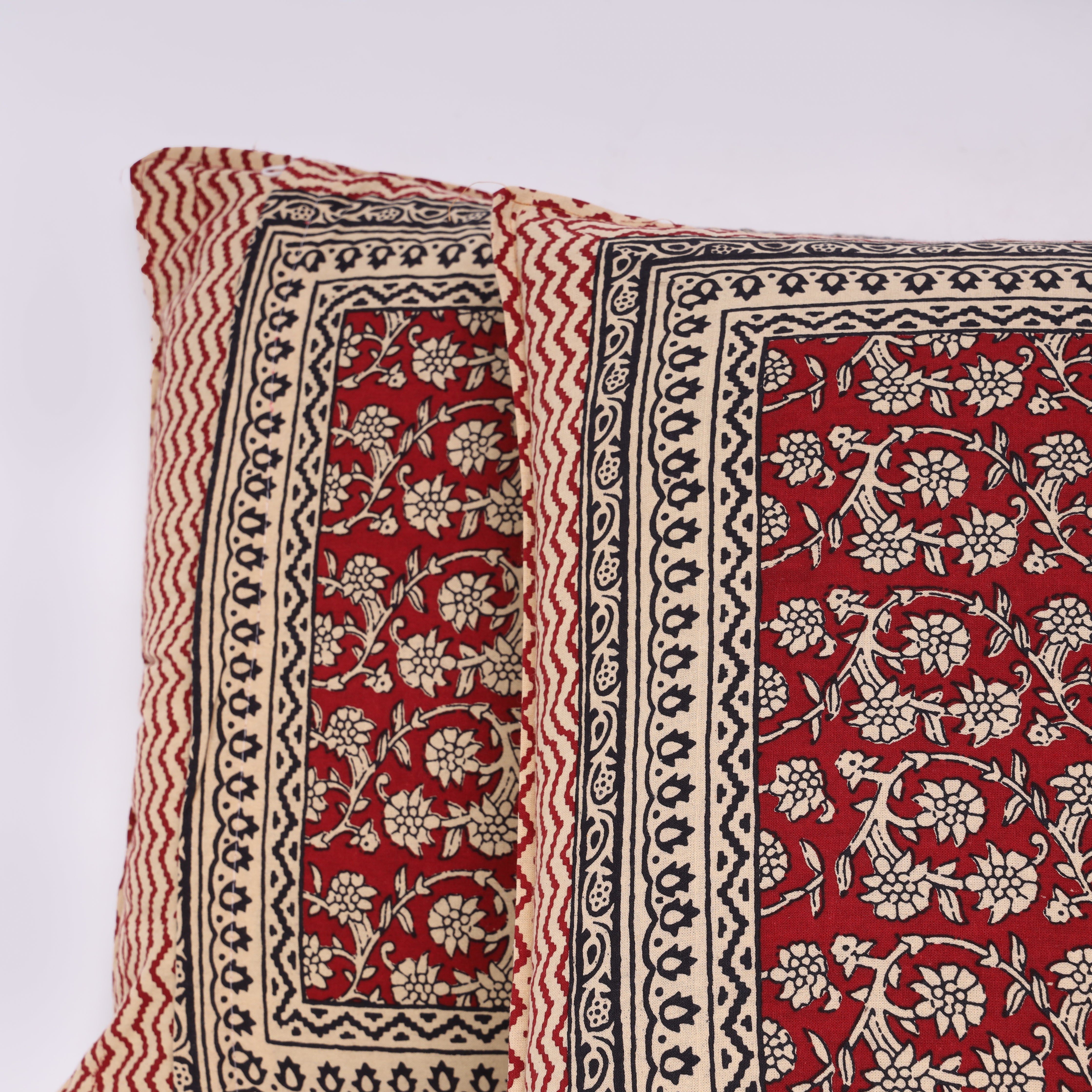 Jaipuri Sanganeri Splendor: King Size Red Cotton Bedsheet with Kalamkari Floral Print