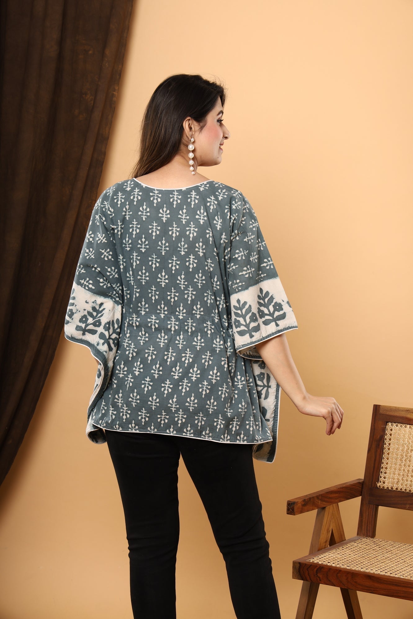 Jaipuri Garden: Grey Cotton Kaftan with Daabu Booti Floral Print