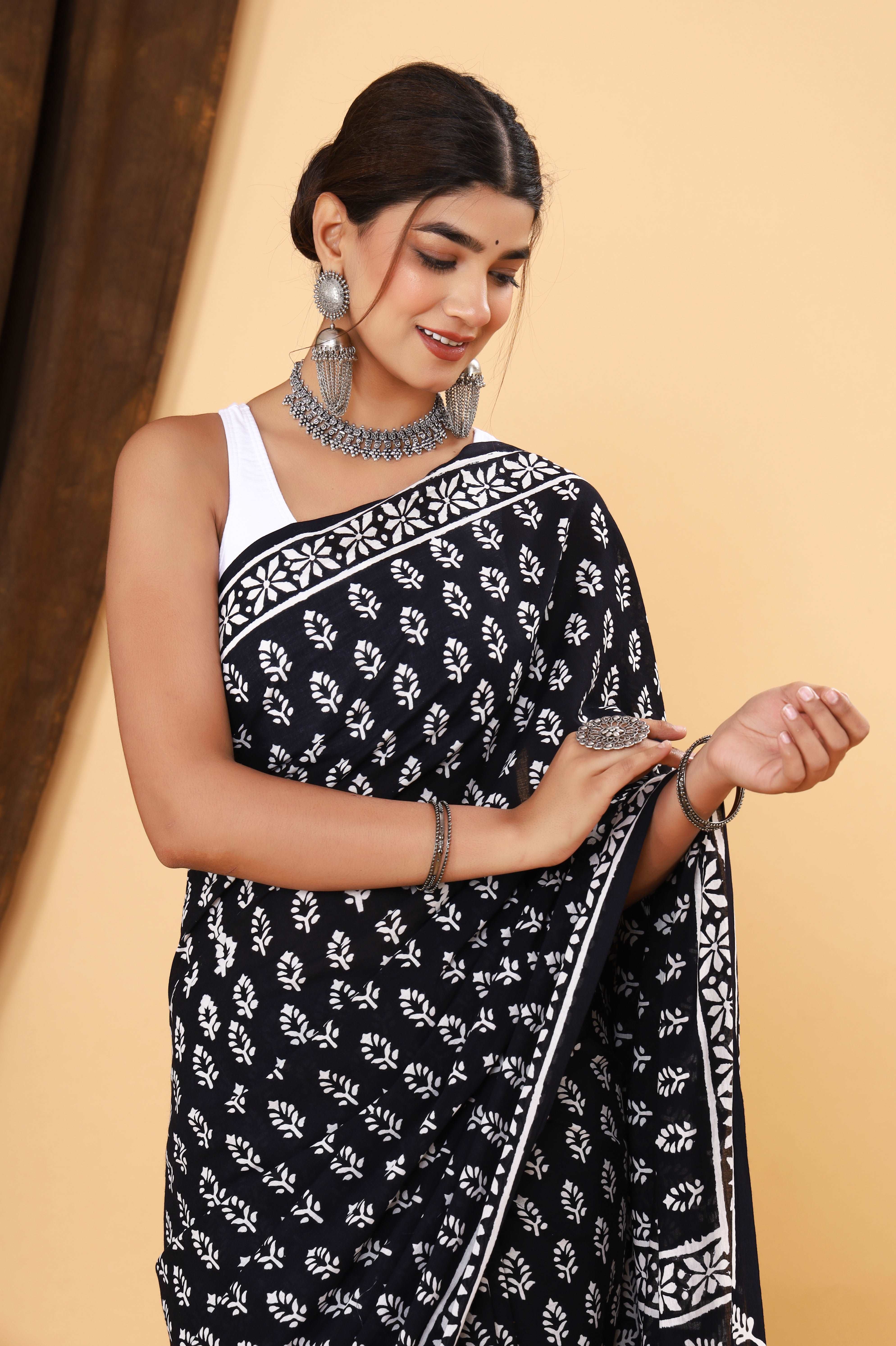 Classic Black and White Booti Print Cotton Mulmul Saree