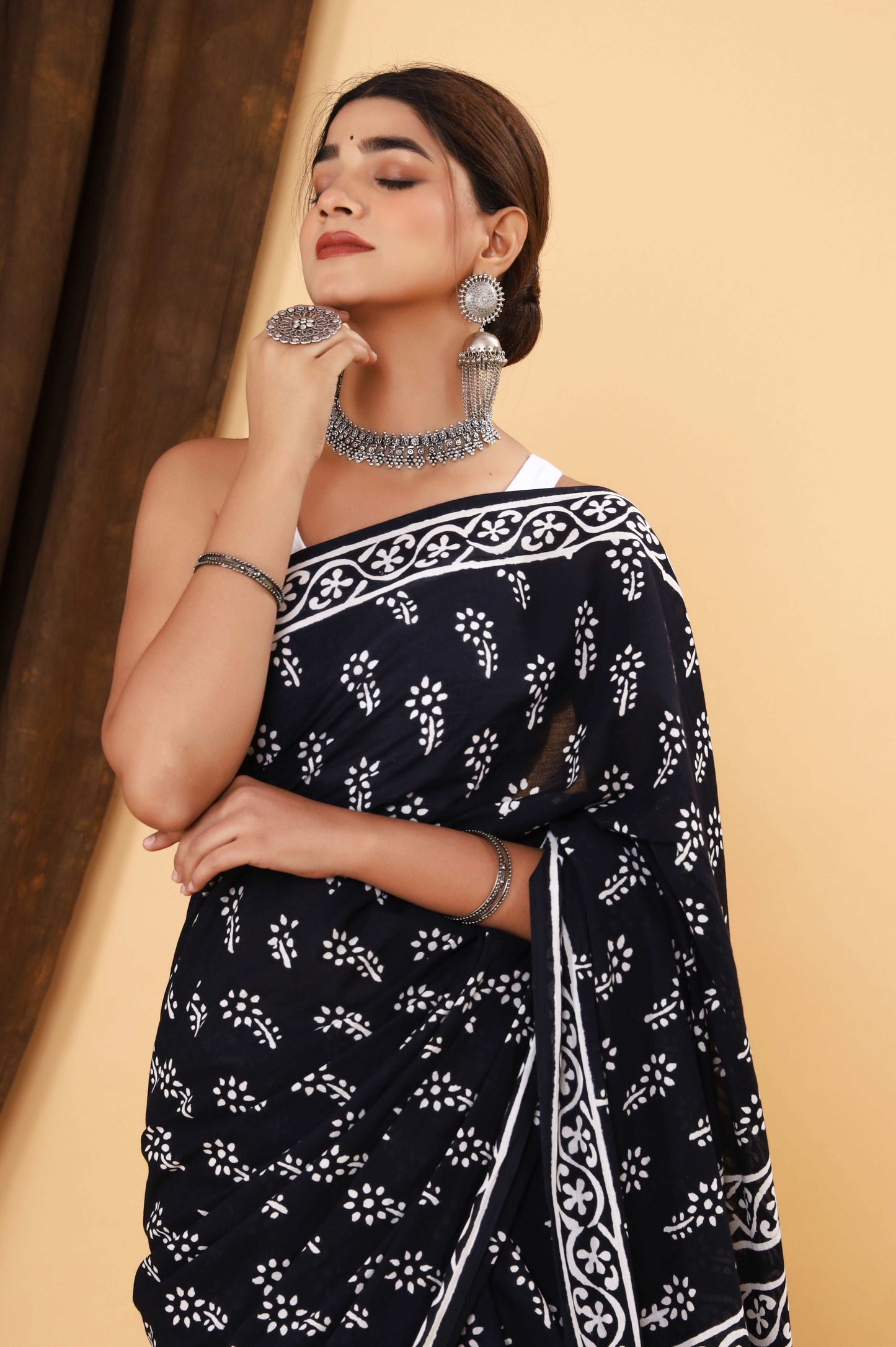 Chic Elegance: Handcrafted Black and White Booti Print Cotton Mulmul Saree