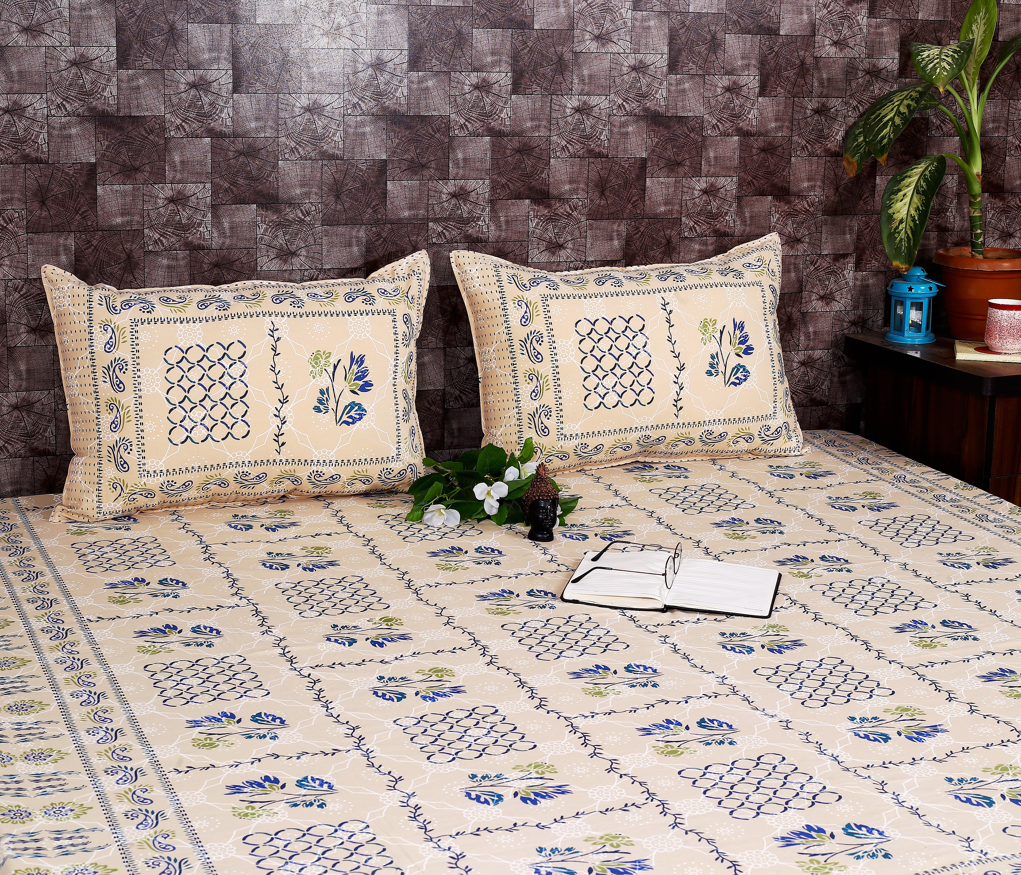 Material: Cotton Bagru Floral Boota Printed Indigo Sole King Size Bedsheet, For Home