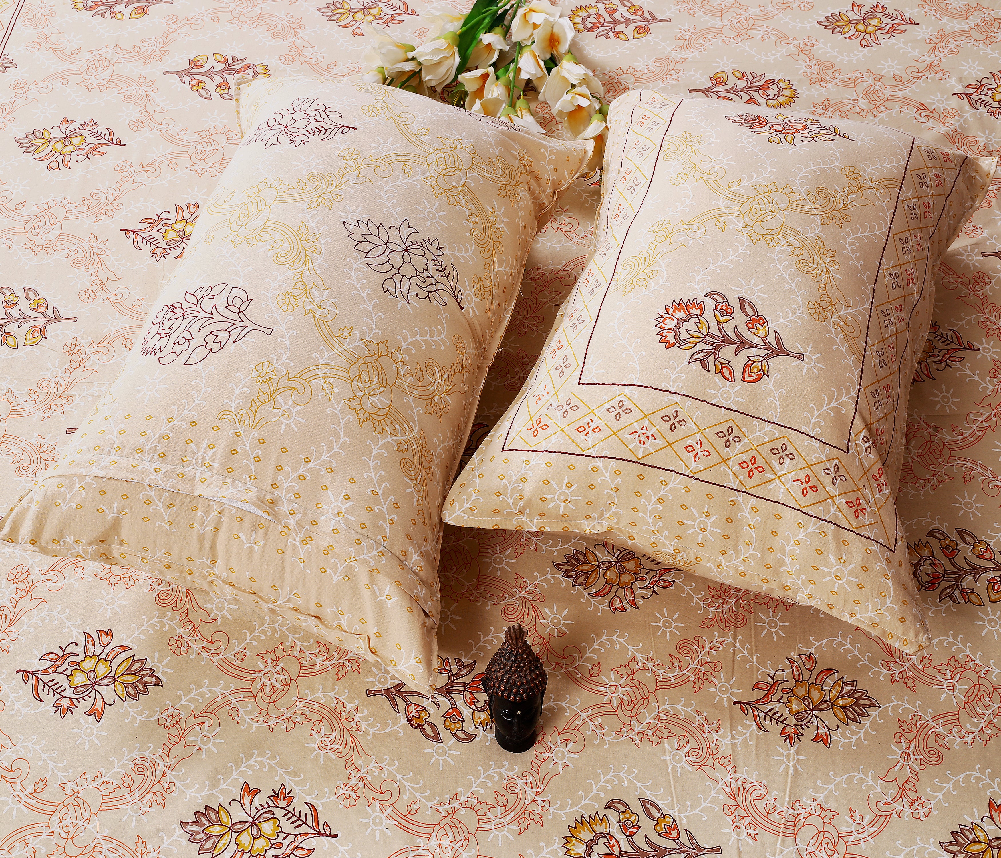 Srishti Textile's Bagru Floral Boota Cream King Size Cotton Bedsheet