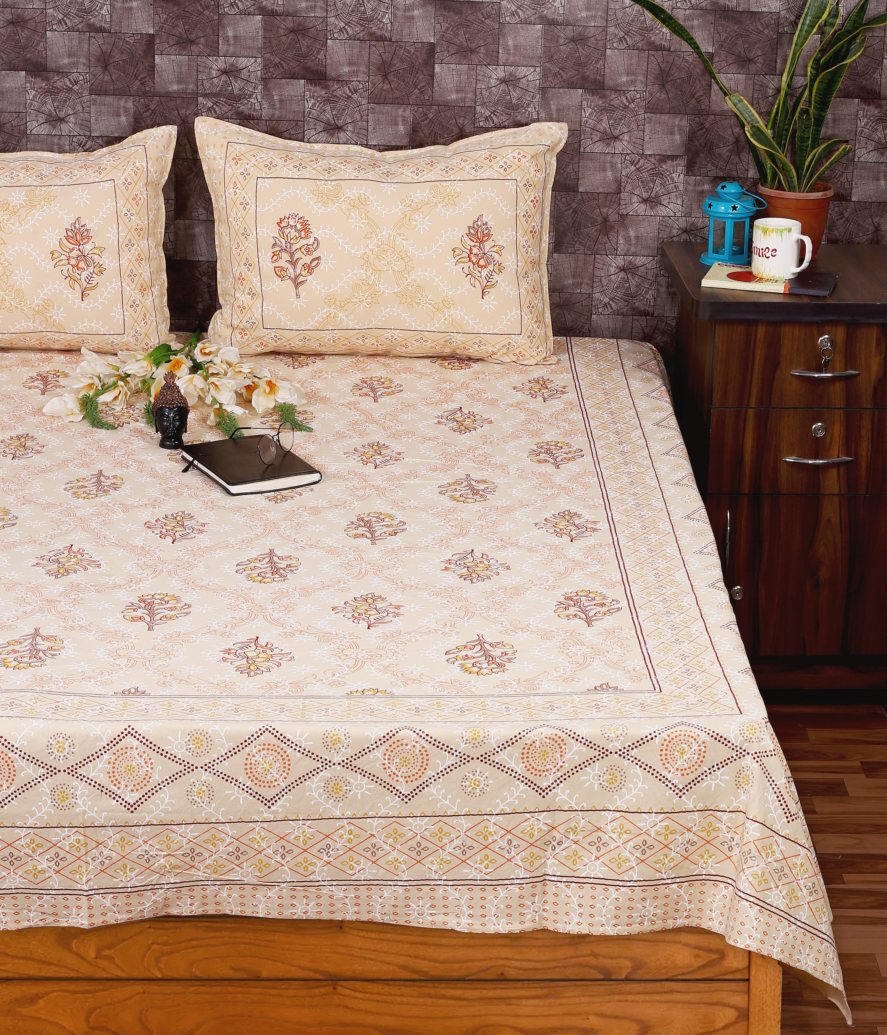 Srishti Textile's Bagru Floral Boota Cream King Size Cotton Bedsheet