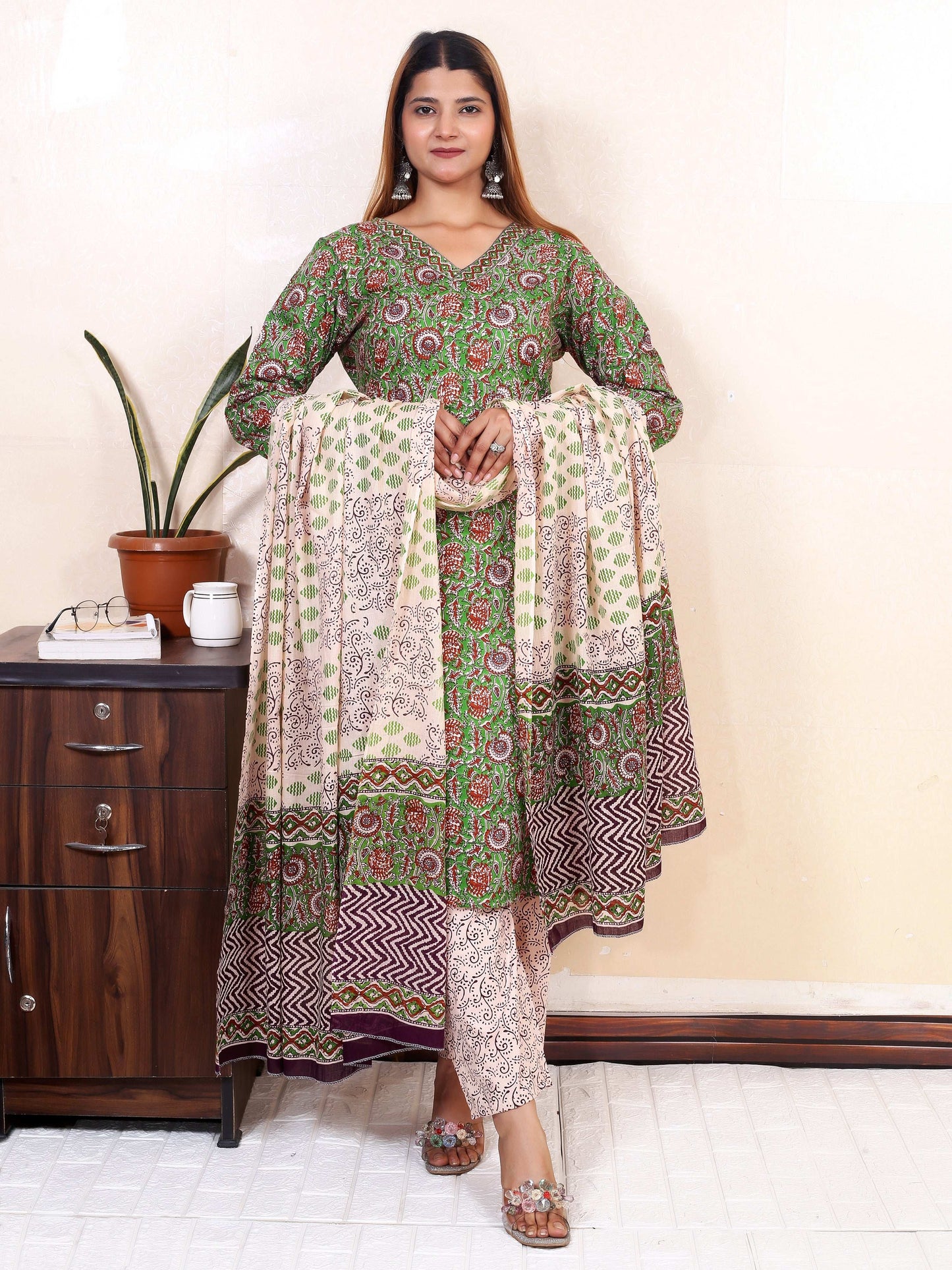 Srishti Textile Floral Handblock Printed Kurti Kurti floral-handblock-printed-kurti-green-with-dupatta-_3