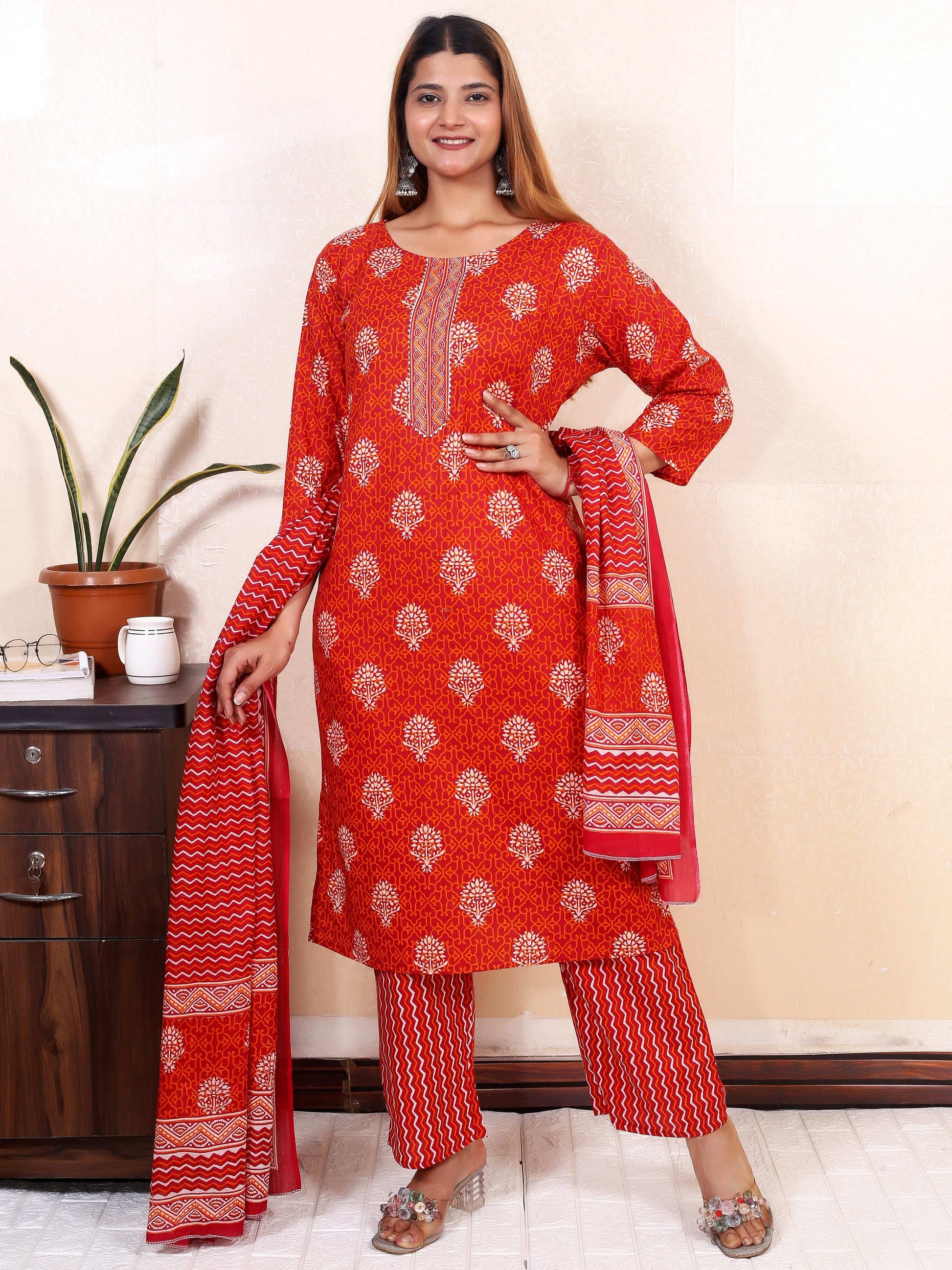 Srishti Textile Red Floral Cotton Kurti and Pants Kurti red-floral-cotton-kurti-and-pants-model-side-view-_3