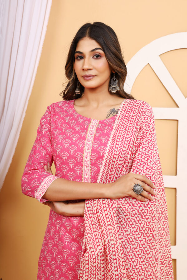 Pink Jaipur Printed Cotton Kurtis with Pant and Dupatta